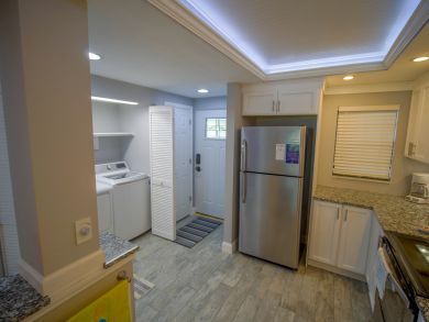 Two Bedroom Condo with Beach Access and Sleeps 6